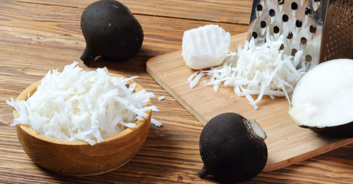 Shred black radishes into healthy salads. Shred black radishes into healthy salads.