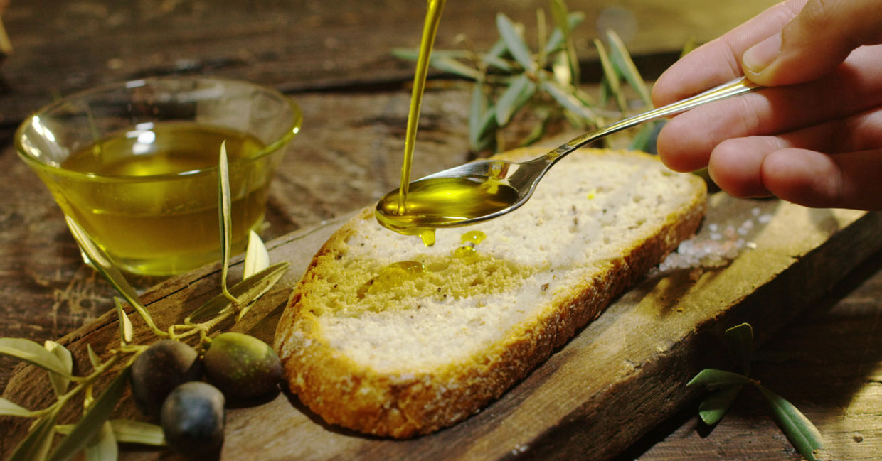Vegans need healthy oils and fats in their diets. Vegans need healthy oils and fats in their diets.