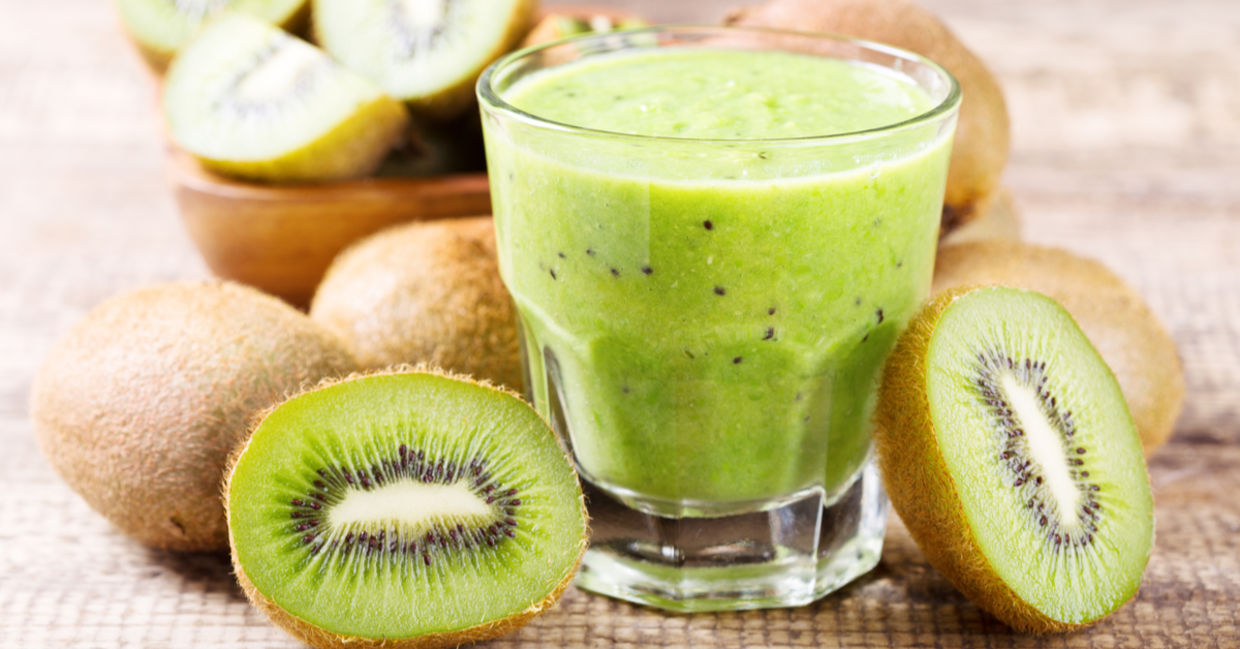Kiwi smoothies are good for gut health. Kiwi smoothies are good for gut health.