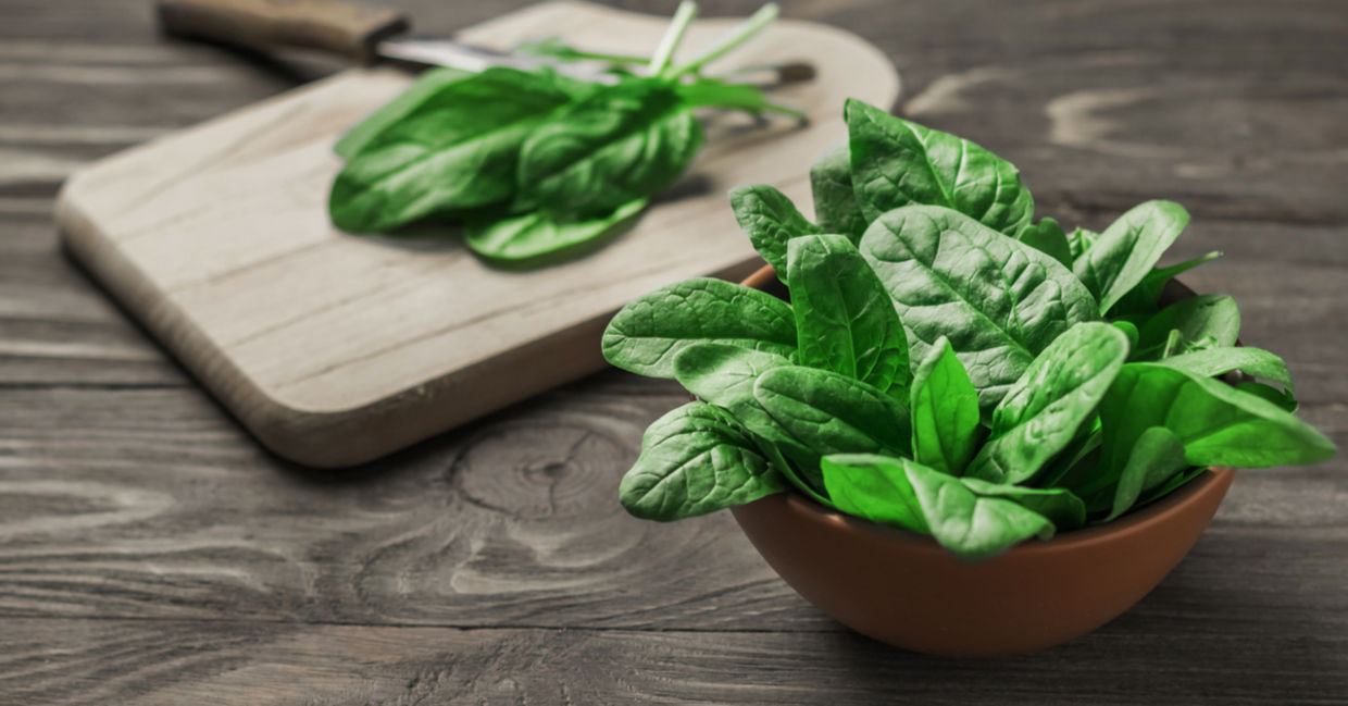 Leafy green vegetables contain antioxidants. Leafy green vegetables contain antioxidants.