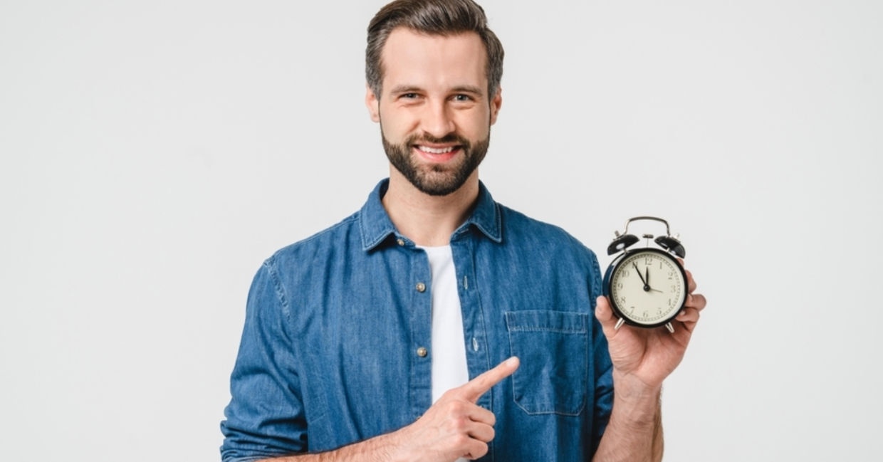 Scheduling worry time earlier in the day may lessen stress and enable sleep. Scheduling worry time earlier in the day may lessen stress and enable sleep.