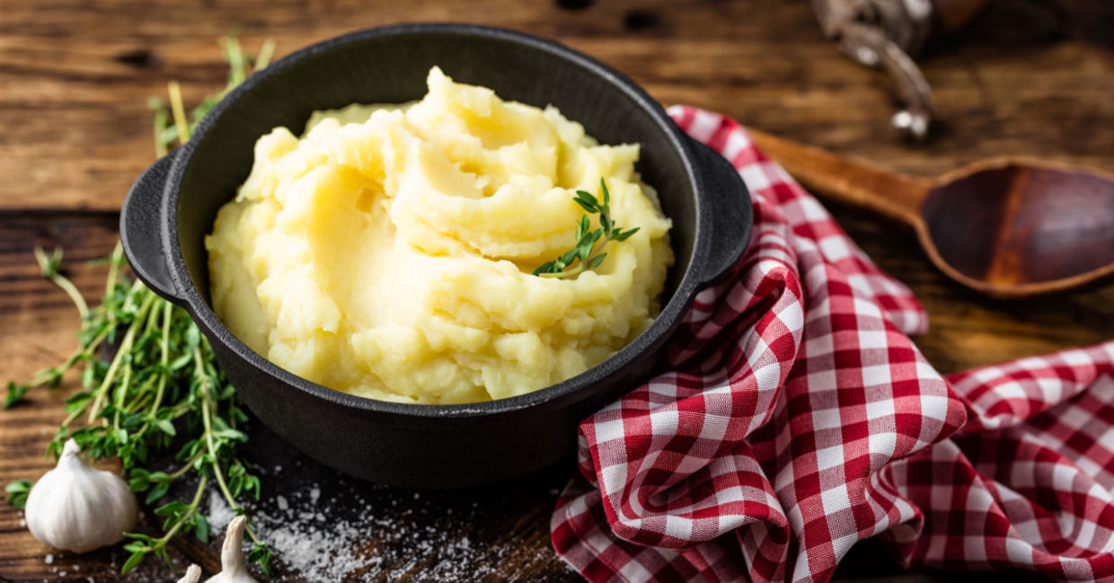 Delicious and comforting garlic mashed potatoes. Delicious and comforting garlic mashed potatoes.