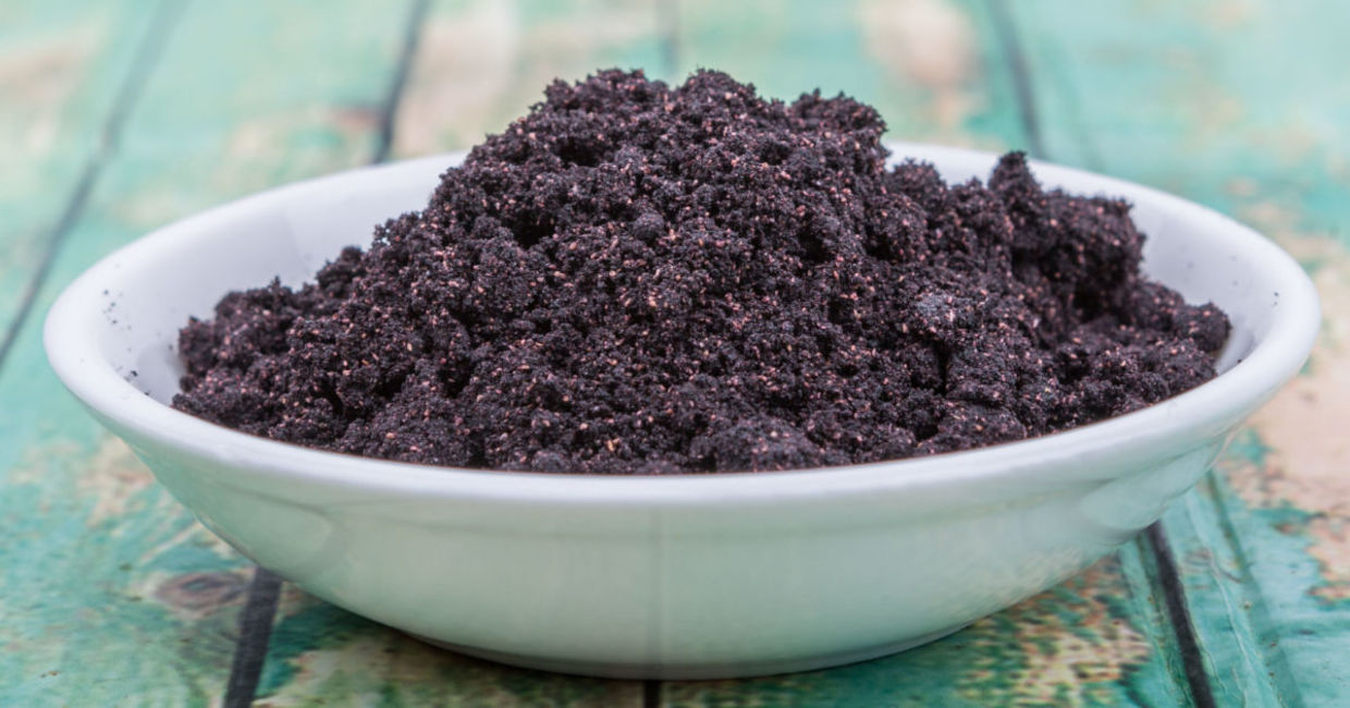 Maqui berry powder. Maqui berry powder.