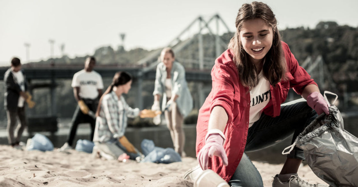 Teenage volunteers are happier and healthier. Teenage volunteers are happier and healthier.
