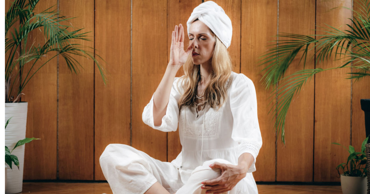 Kundalini breathing exercise. Kundalini breathing exercise.