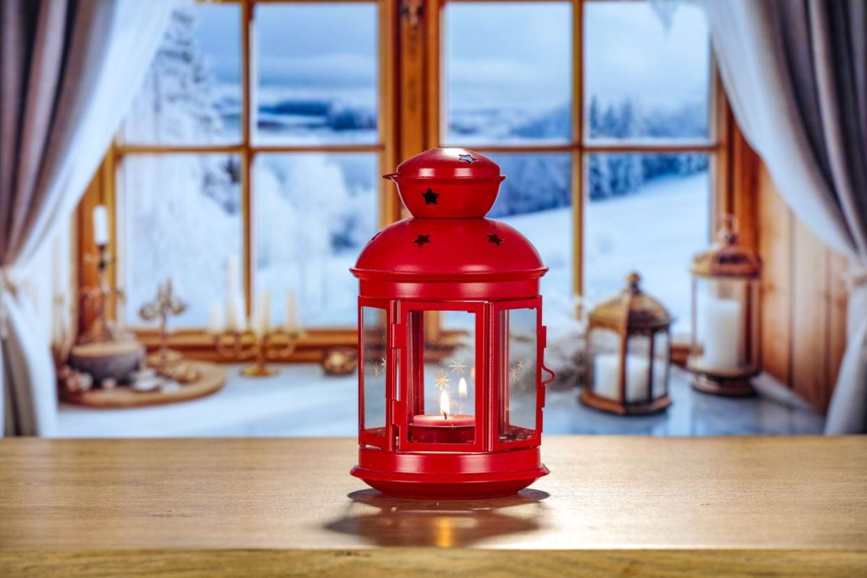 Lanterns and candles are fire elements Lanterns and candles are fire elements
