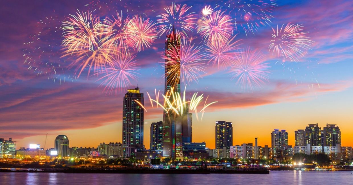 Fireworks Festival at Yeouido, Seoul, South Korea. Fireworks Festival at Yeouido, Seoul, South Korea.
