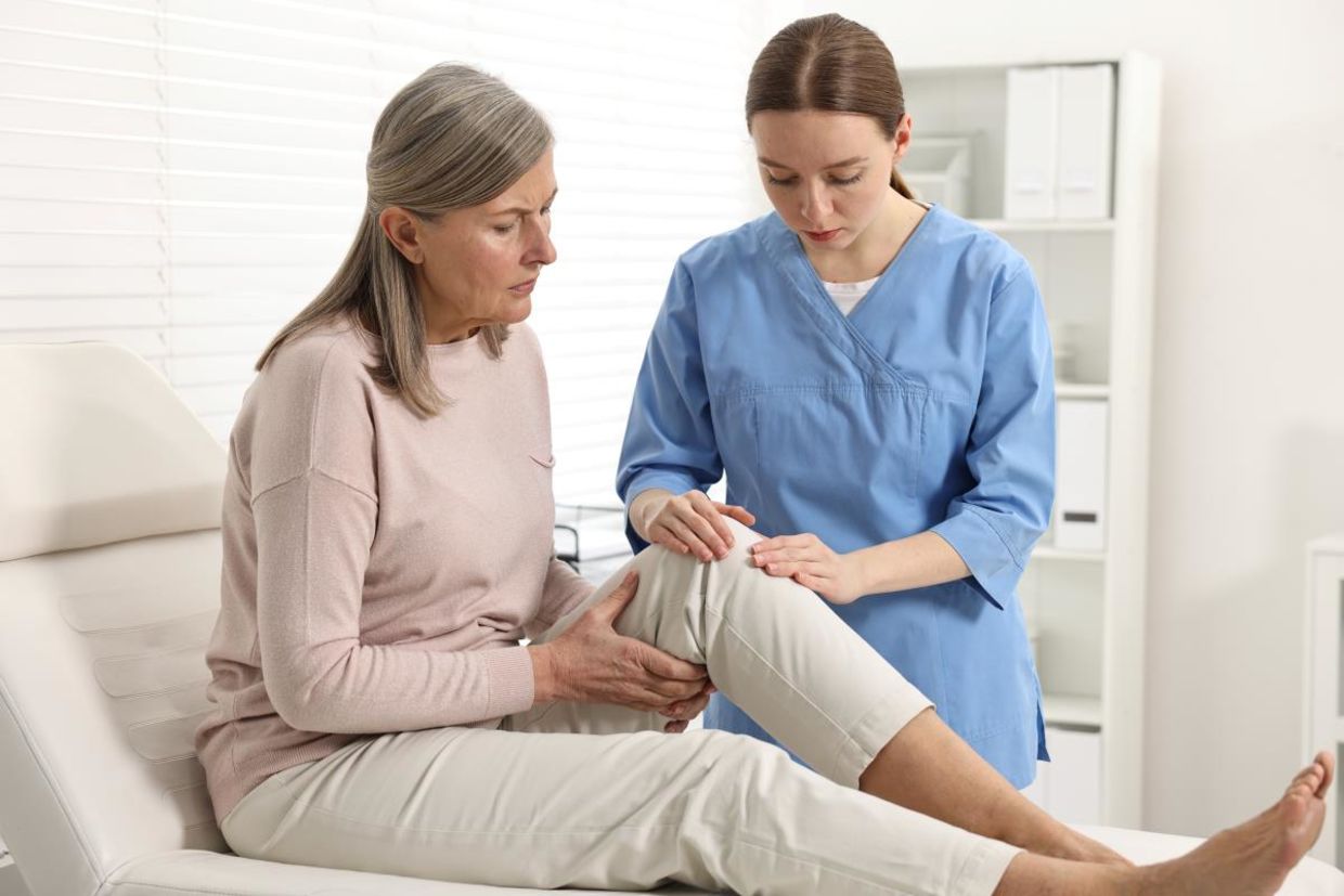 Treating a patient with osteoarthritis. Treating a patient with osteoarthritis.