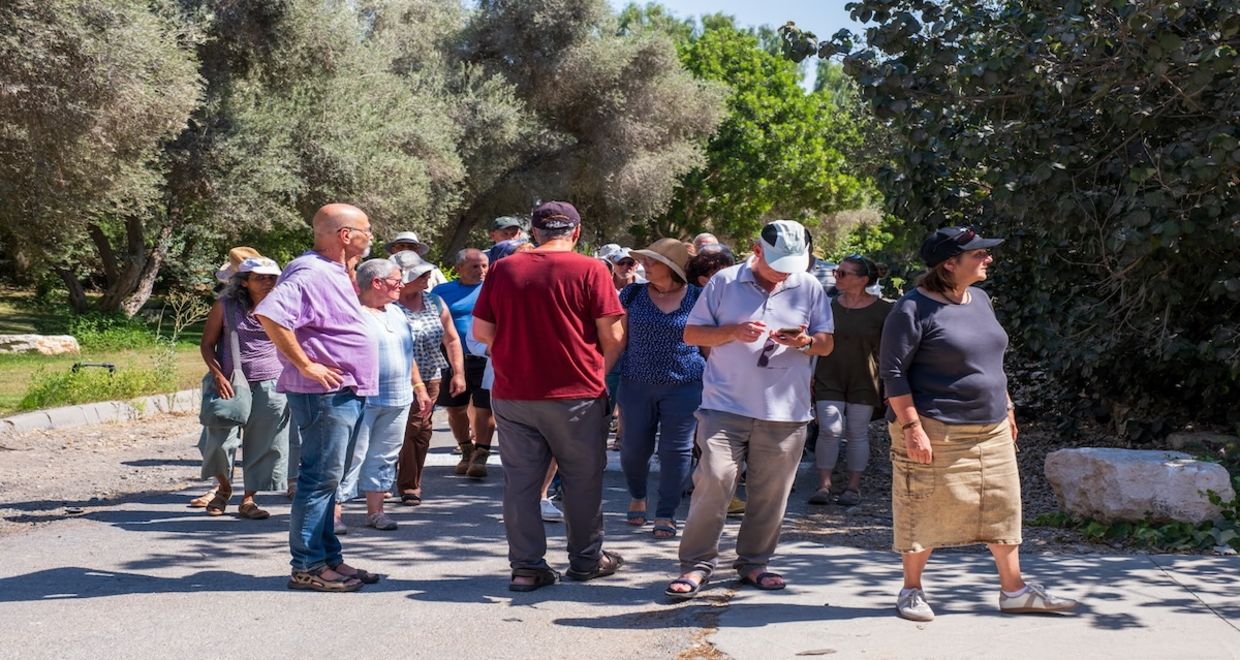 Volunteers walking in Southern Israel. Volunteers walking in Southern Israel.