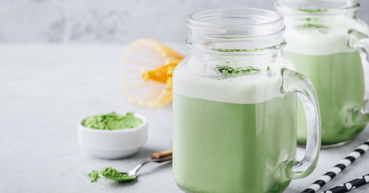 Calm down with a matcha smoothie. Calm down with a matcha smoothie.