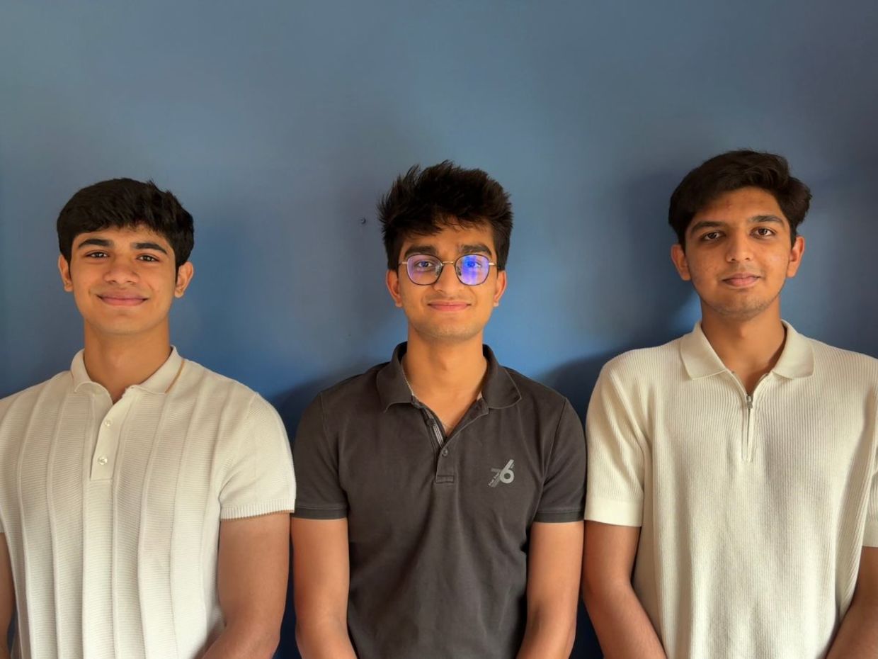 Dhruv Chaudhary, Mithran Ladhania, and Mridul Jain won the Earth Prize Asia for their invention. Dhruv Chaudhary, Mithran Ladhania, and Mridul Jain won the Earth Prize Asia for their invention.